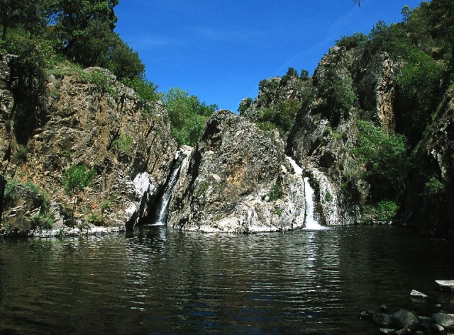 nos refrescamos en el lago